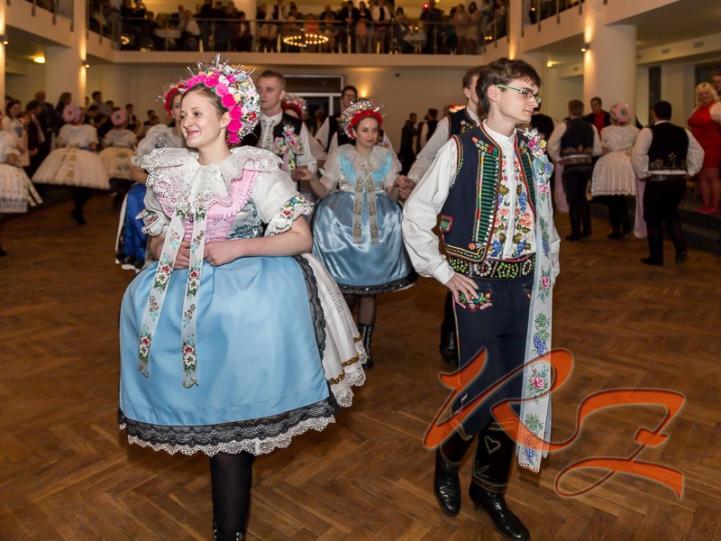 Krojovaný ples 2016